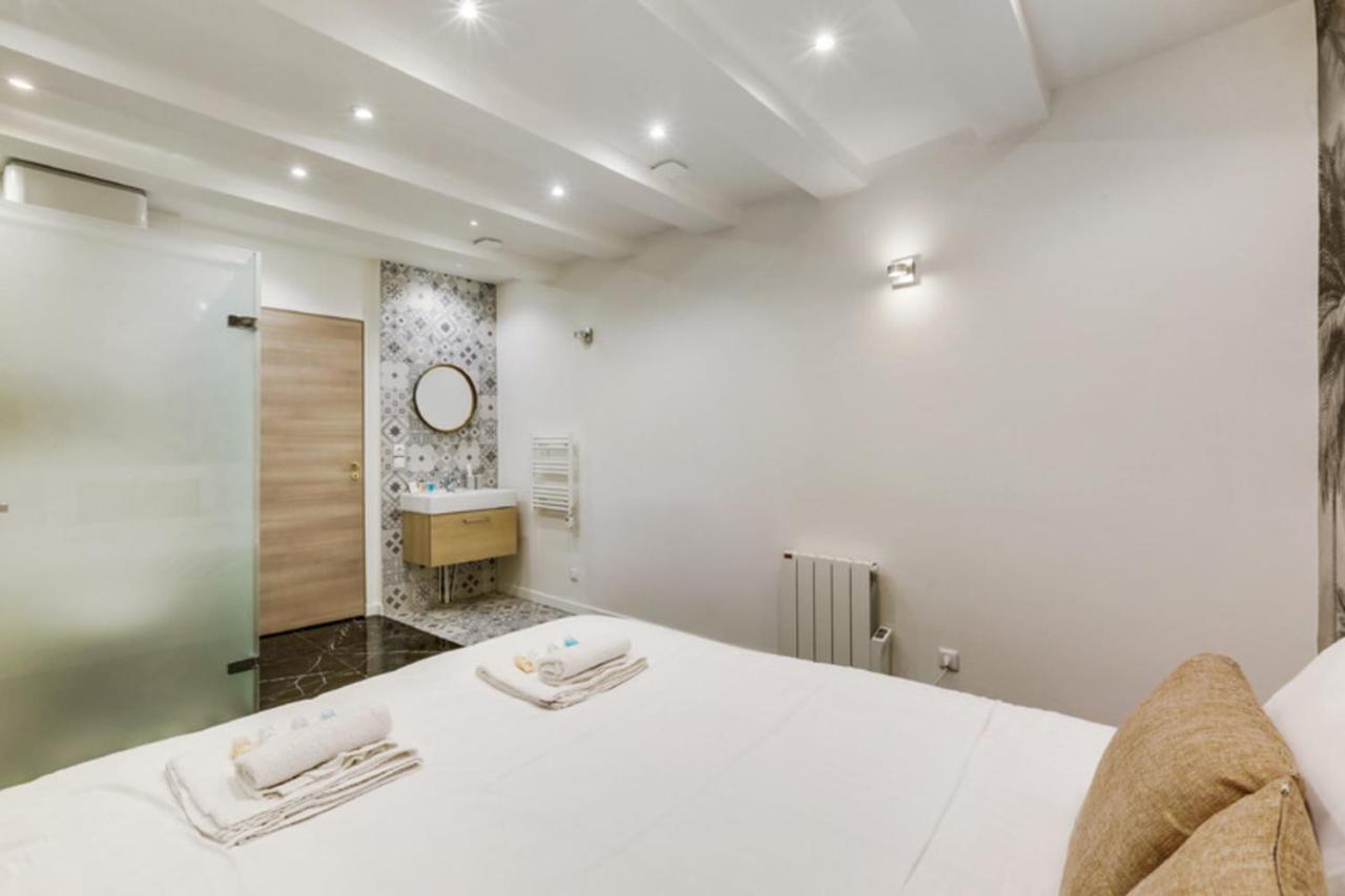 224 Samaritain - Superb In * Paris
